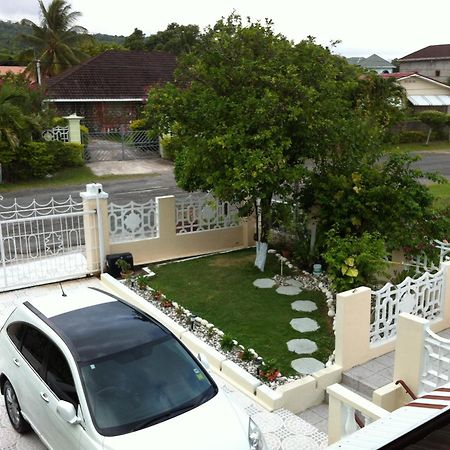 Goldenview Guesthouse Ocho Rios Buitenkant foto