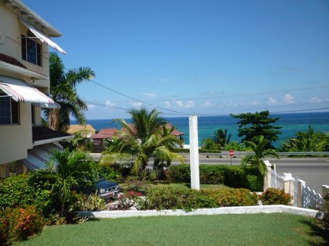 Goldenview Guesthouse Ocho Rios Buitenkant foto