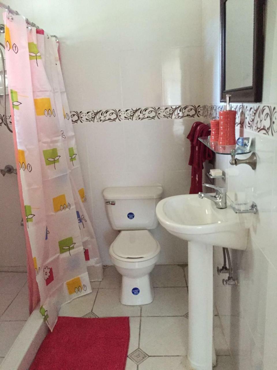 Goldenview Guesthouse Ocho Rios Buitenkant foto