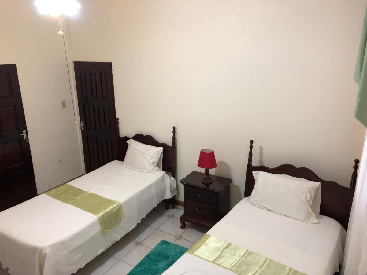 Goldenview Guesthouse Ocho Rios Buitenkant foto